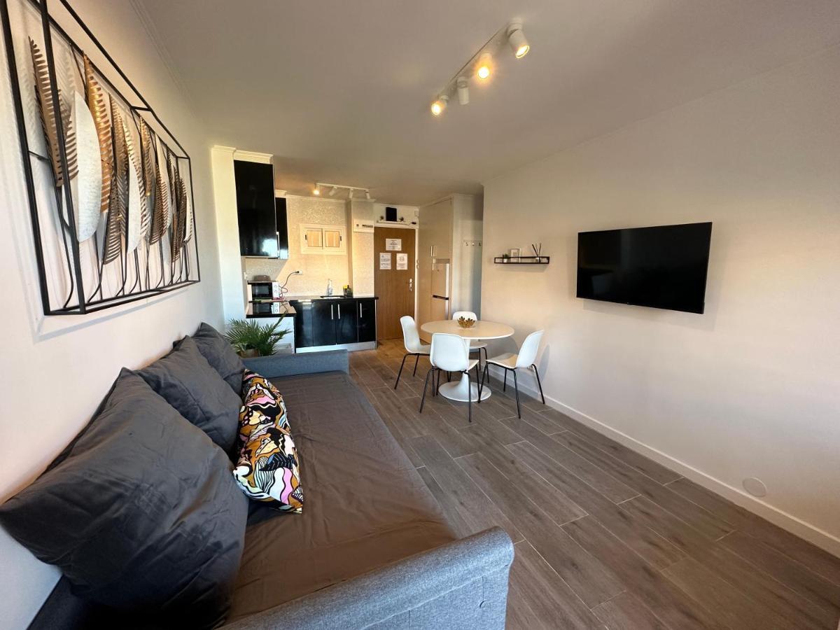 Apt Centrico Con Vistas Y Piscinas Benalmádena Exterior foto